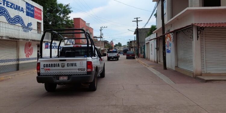 TRAGEDIA EN TUZANTLA: HOMBRE MUERE A BALAZOS JUNTO A UN INOCENTE NIÑO