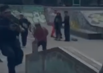 DESENFUNDAN POLICÍAS Y APUNTAN A PATINADORES