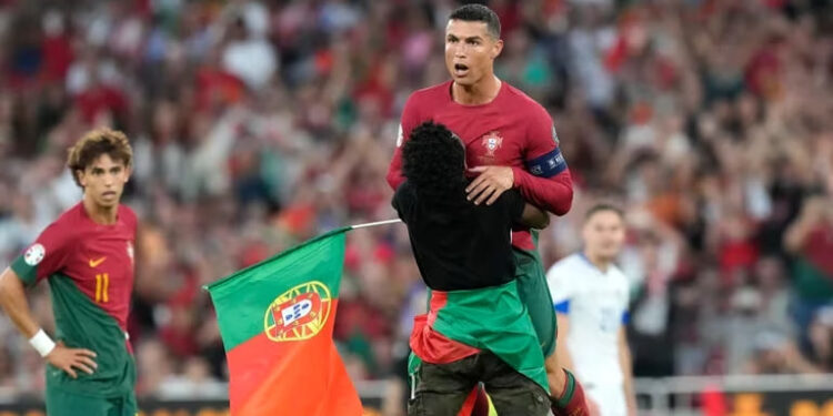 CRISTIANO RONALDO Y LIONEL MESSI: LA BATALLA SILENCIOSA POR SER LOS MÁXIMOS GOLEADORES DE SELECCIONES 1 CRISTIANO RONALDO Y LIONEL MESSI: LA BATALLA SILENCIOSA POR SER LOS MÁXIMOS GOLEADORES DE SELECCIONES