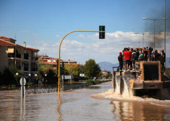 GRAVES INUNDACIONES EN LIBIA DEJAN UN PRESUNTO SALDO DE MÁS DE 2,000 MUERTES