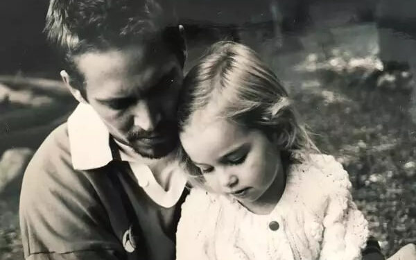 LA HIJA DE PAUL WALKER CONMEMORA SU CUMPLEAÑOS 50 CON UN CONMOVEDOR MENSAJE Y UNA FOTO INÉDITA 1 LA HIJA DE PAUL WALKER CONMEMORA SU CUMPLEAÑOS 50 CON UN CONMOVEDOR MENSAJE Y UNA FOTO INÉDITA