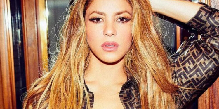 SHAKIRA LANZA UNA COLECCIÓN DE ROPA CON SUS ATUENDOS ICÓNICOS 1 SHAKIRA LANZA UNA COLECCIÓN DE ROPA CON SUS ATUENDOS ICÓNICOS