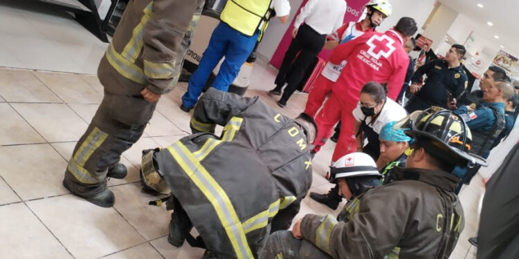 TRÁGICO INCIDENTE EN PLAZA GRAN SUR: UN MUERTO Y UN HERIDO POR COLAPSO DE ELEVADOR 1 TRÁGICO INCIDENTE EN PLAZA GRAN SUR: UN MUERTO Y UN HERIDO POR COLAPSO DE ELEVADOR