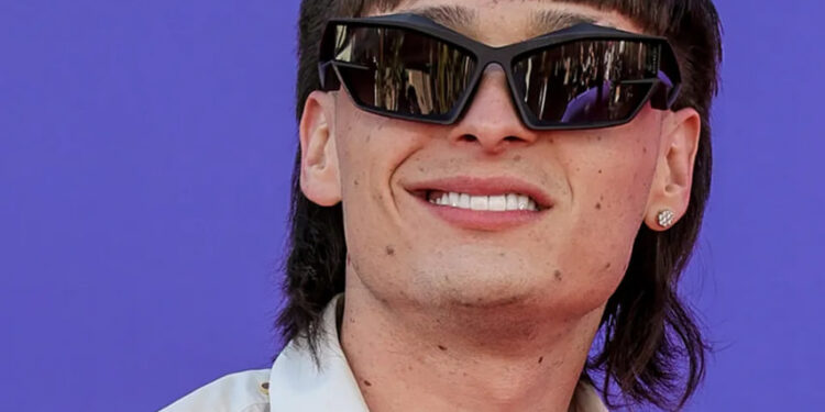 RUMORES SOBRE LA IDENTIDAD DE PESO PLUMA: ¿HIJO DE ADELA NORIEGA Y CARLOS SALINAS DE GORTARI O DE VALENTÍN ELIZALDE?