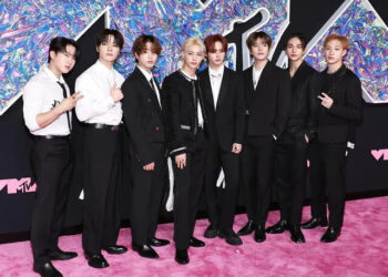 RUMORES SOBRE LA IDENTIDAD DE PESO PLUMA: ¿HIJO DE ADELA NORIEGA Y CARLOS SALINAS DE GORTARI O DE VALENTÍN ELIZALDE?