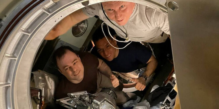 ASTRONAUTA DE LA NASA FRANK RUBIO REGRESA A LA TIERRA TRAS RÉCORD DE PERMANENCIA EN EL ESPACIO