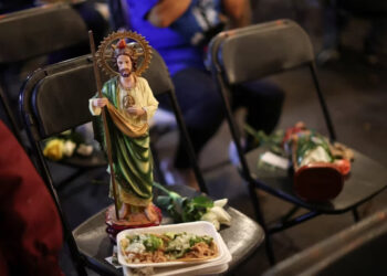 DEVOTOS DE SAN JUDAS TADEO SE REÚNEN EN EL TEMPLO DE SAN HIPÓLITO Y CASIANO: AFECTACIONES VEHICULARES