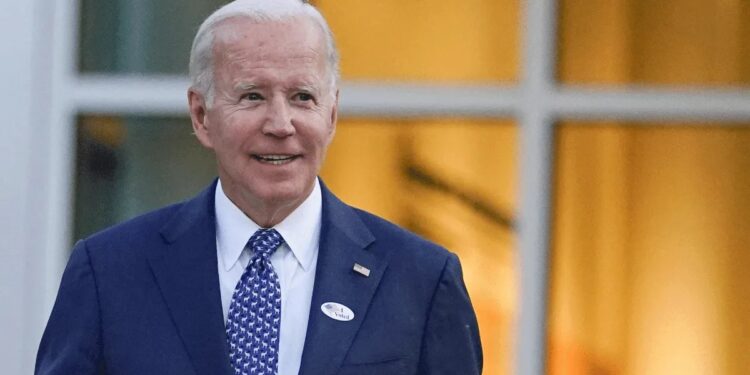 JOE BIDEN SUFRE DRAMÁTICA CAÍDA EN POPULARIDAD: SEIS DE CADA 10 ESTADOUNIDENSES DESCONTENTOS CON SU PRESIDENCIA 1 JOE BIDEN SUFRE DRAMÁTICA CAÍDA EN POPULARIDAD: SEIS DE CADA 10 ESTADOUNIDENSES DESCONTENTOS CON SU PRESIDENCIA