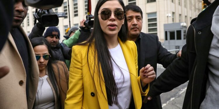 EMMA CORONEL RECUPERA LA LIBERTAD DESPUÉS DE CASI DOS AÑOS DE RECLUSIÓN 1 EMMA CORONEL RECUPERA LA LIBERTAD DESPUÉS DE CASI DOS AÑOS DE RECLUSIÓN