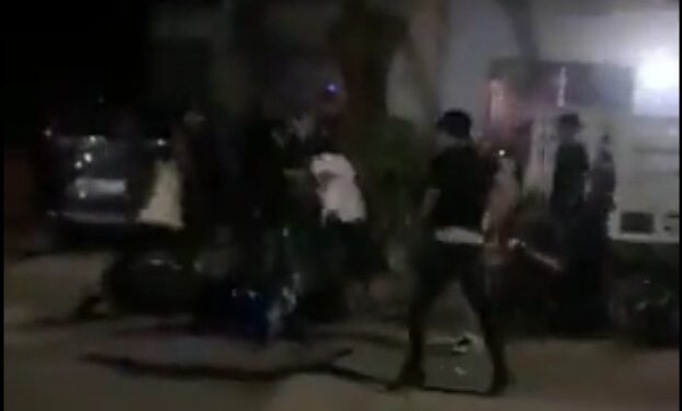 BRUTAL AGRESIÓN SACUDE CANCÚN: JOVEN LUCHA POR SU VIDA TRAS SER SALVAJEMENTE GOLPEADO POR MULTITUD 1 SELENA GOMEZ SORPRENDE A SUS FANS AL RETIRAR SU ÚLTIMO SENCILLO DE LAS PLATAFORMAS DIGITALES