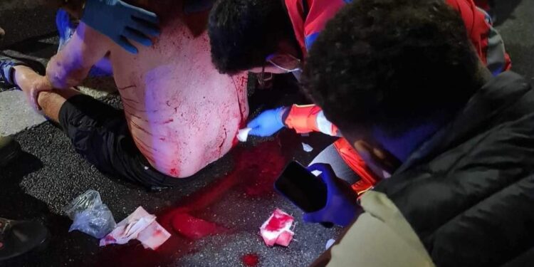 ATAQUE BRUTAL EN MILÁN: AFICIONADO DEL NEWCASTLE APUÑALADO HORAS ANTES DEL PARTIDO DE CHAMPIONS LEAGUE 1 ATAQUE BRUTAL EN MILÁN: AFICIONADO DEL NEWCASTLE APUÑALADO HORAS ANTES DEL PARTIDO DE CHAMPIONS LEAGUE