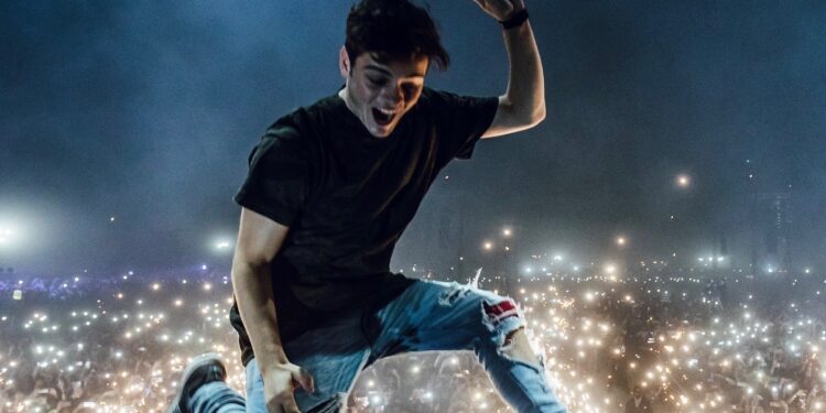 MARTIN GARRIX DESATA LA EMOCIÓN CON EL LANZAMIENTO DE 'REAL LOVE' JUNTO AL TALENTOSO ARTISTA LLOYISO 1 MARTIN GARRIX DESATA LA EMOCIÓN CON EL LANZAMIENTO DE ‘REAL LOVE’ JUNTO AL TALENTOSO ARTISTA LLOYISO