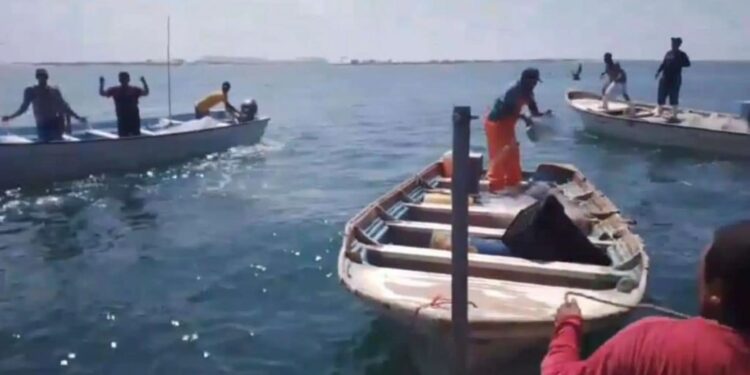 TRÁGICO CHOQUE ENTRE MARINA Y PESCADORES: UN MUERTO Y DOS HERIDOS SACUDEN AHOME 1 TRÁGICO CHOQUE ENTRE MARINA Y PESCADORES: UN MUERTO Y DOS HERIDOS SACUDEN AHOME