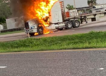 ¡CAOS EN TABASCO! Carreteras en Llamas, Clases Suspendidas y Violencia Sin Tregua
