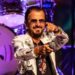 RINGO STARR VIVE UN IMPREVISTO DURANTE UN ÉPICO CONCIERTO 7 RINGO STARR VIVE UN IMPREVISTO DURANTE UN ÉPICO CONCIERTO