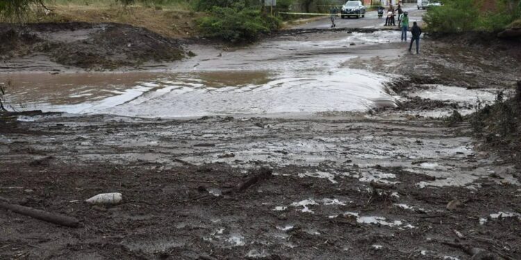 ¡TRAGEDIA EN AUTLÁN DE NAVARRO! OCHO VIDAS SEGADAS POR EL IMPETUOSO DESBORDE DEL ARROYO EL CANGREJO