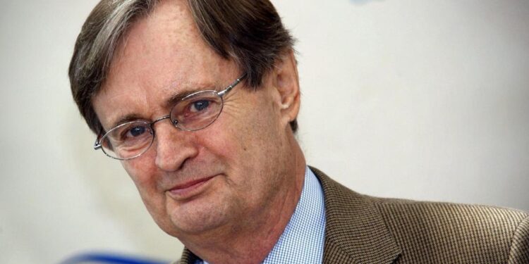 LEYENDA DE HOLLYWOOD, DAVID McCALLUM, ESTRELLA DE "NCIS", FALLECE A LOS 90 AÑOS 1 LEYENDA DE HOLLYWOOD, DAVID McCALLUM, ESTRELLA DE “NCIS”, FALLECE A LOS 90 AÑOS