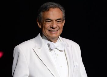 ¡DESPUÉS DE CUATRO AÑOS DE LA MUERTE DE JOSÉ JOSÉ, ANEL Y MARYSOL SOSTIENEN UNA BATALLA ÉPICA POR LA HERENCIA! ¿EN UNA SERVILLETA?