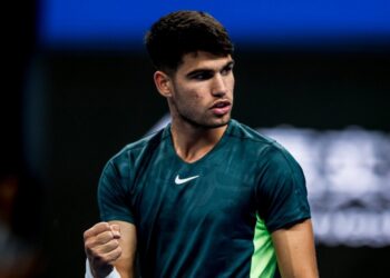 CARLOS ALCARAZ BRILLA EN SU RETORNO A LA CANCHA: VENCE A HANFMANN EN EL CHINA OPEN