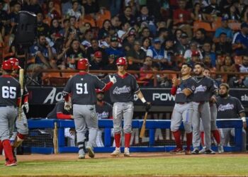 IMPACTANTE VICTORIA DE LAS ÁGUILAS DE MEXICALI SOBRE CIMARRONES EN UN ELECTRIZANTE ENCUENTRO DE PRETEMPORADA