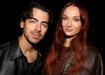 JOE JONAS Y SOPHIE TURNER ANUNCIAN DIVORCIO TRAS UNA UNIÓN DE 4 AÑOS Y EL NACIMIENTO DE SUS DOS HIJAS