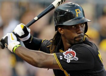 TRAGEDIA EN EL DIAMANTE: ANDREW McCUTCHEN PONE FIN A SU TEMPORADA CON LOS PIRATAS DE PITTSBURGH POR LESIÓN