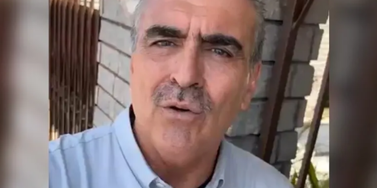 DENUNCIA CÉSAR GARZA REDUCCIÓN DE AGUA A SU PAPÁ