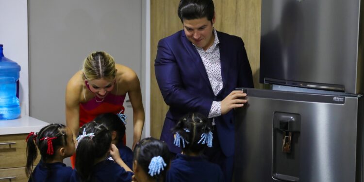 CAPULLOS RENACE: EL PROYECTO INSIGNIA DE ATENCIÓN A LA PRIMERA INFANCIA EN NUEVO LEÓN 1 CAPULLOS RENACE: EL PROYECTO INSIGNIA DE ATENCIÓN A LA PRIMERA INFANCIA EN NUEVO LEÓN