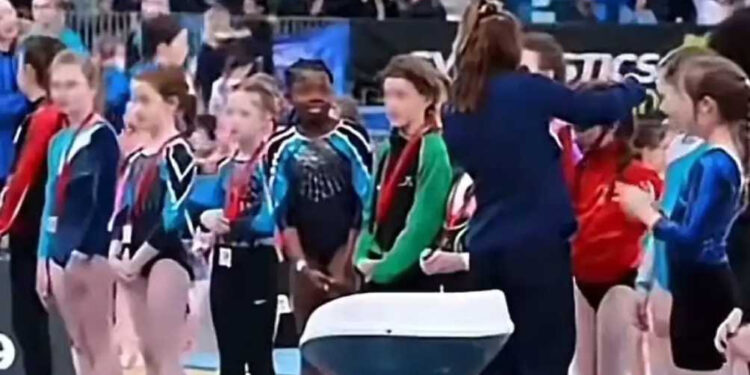 FEDERACIÓN DE GIMNASIA DE IRLANDA SE DISCULPA POR INCIDENTE CON MEDALLAS 1 POCOS MIGRANTES OBTENÍAN ESTANCIA LEGAL EN OAXACA, MAYORÍA BUSCA EL SUEÑO AMERICANO