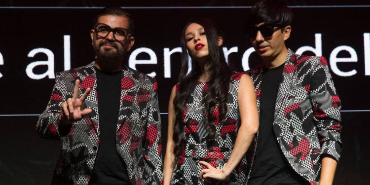 BELANOVA ANUNCIA SU REGRESO A LOS ESCENARIOS DESPUÉS DE CINCO AÑOS 1 COSECHA DE LA FLOR DE CEMPASÚCHIL PARA EL DÍA DE MUERTOS EN MÉXICO