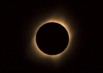 ¡PREPÁRATE PARA EL ECLIPSE SOLAR! CONSEJOS IMPRESCINDIBLES PARA OBSERVAR ESTE EVENTO ÚNICO SIN PONER EN RIESGO TUS OJOS