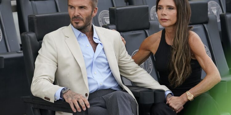 EXCLUSIVA: LOS SECRETOS MÁS PROFUNDOS DE DAVID BECKHAM AL DESCUBIERTO EN IMPACTANTE DOCUMENTAL DE NETFLIX 1 EXCLUSIVA: LOS SECRETOS MÁS PROFUNDOS DE DAVID BECKHAM AL DESCUBIERTO EN IMPACTANTE DOCUMENTAL DE NETFLIX