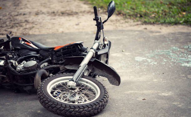 TRAGEDIA EN OAXACA: ADOLESCENTE PIERDE LA VIDA TRÁGICAMENTE AL DEGOLLARSE CON UN CABLE MIENTRAS CONDUCÍA EN MOTOCICLETA 1 TRAGEDIA EN OAXACA: ADOLESCENTE PIERDE LA VIDA TRÁGICAMENTE AL DEGOLLARSE CON UN CABLE MIENTRAS CONDUCÍA EN MOTOCICLETA