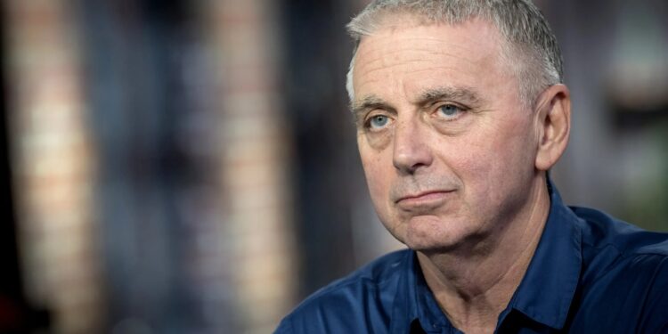 EL CEO DE UNITY, JOHN RICCITIELLO, ABANDONA EL TIMÓN TRAS TORMENTOSAS CONTROVERSIAS CON LOS DESARROLLADORES