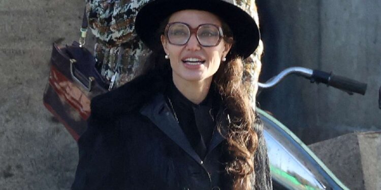 LA DESLUMBRANTE TRANSFORMACIÓN DE ANGELINA JOLIE PARA ENCARNAR A MARIA CALLAS