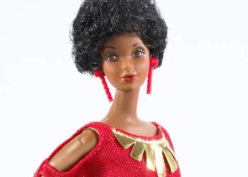 NETFLIX Y SHONDALAND DESVELAN “BLACK BARBIE”: EL IMPACTANTE DOCUMENTAL DE LA REVOLUCIONARIA MUÑECA DE COLOR