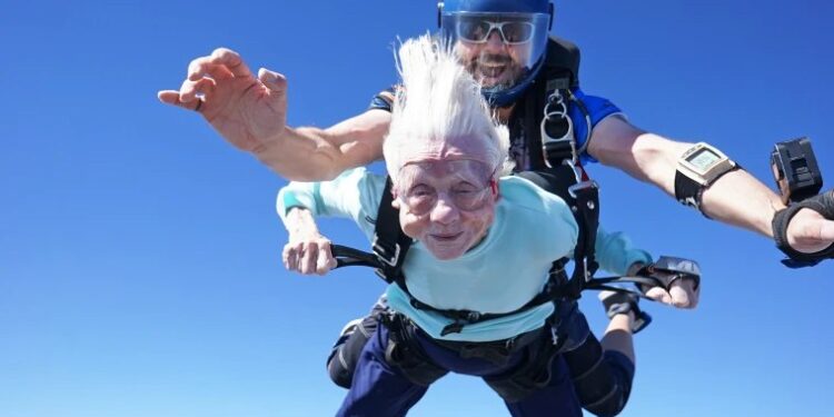 MUERE LA LEGENDARIA DOROTHY HOFFNER, LA AUDAZ CENTENARIA QUE DESAFIÓ LA GRAVEDAD