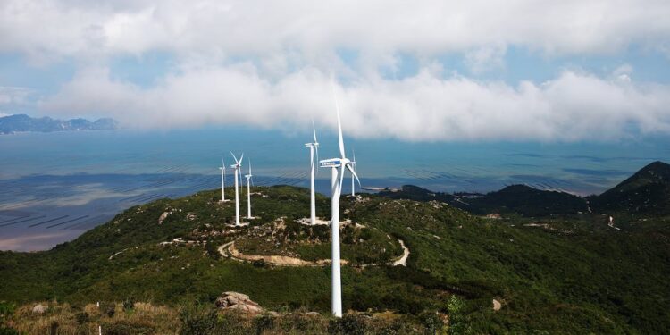 EL COMPROMISO DEL REINO UNIDO CON LA ACCIÓN CLIMÁTICA BAJO ESCÁNDALO: PELIGRO EN LA RUTA HACIA CERO EMISIONES