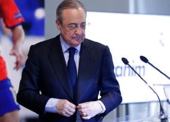 FLORENTINO PÉREZ AUSENTE EN EL CLÁSICO POR POLÉMICA INSULTANTE HACIA VINÍCIUS