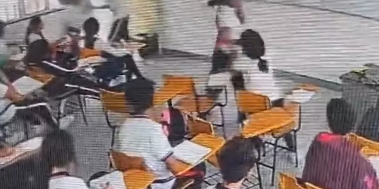 ACUCHILLA ALUMNO A MAESTRA EN COAHUILA