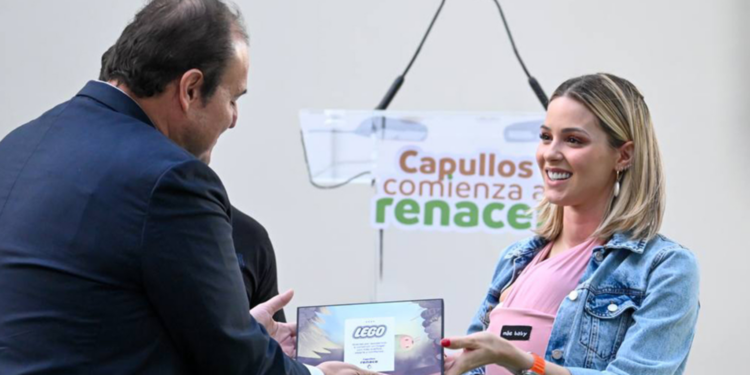 CAPULLOS RENACE: EL PROYECTO INSIGNIA DE ATENCIÓN A LA PRIMERA INFANCIA EN NUEVO LEÓN 1 CAPULLOS RENACE: EL PROYECTO INSIGNIA DE ATENCIÓN A LA PRIMERA INFANCIA EN NUEVO LEÓN