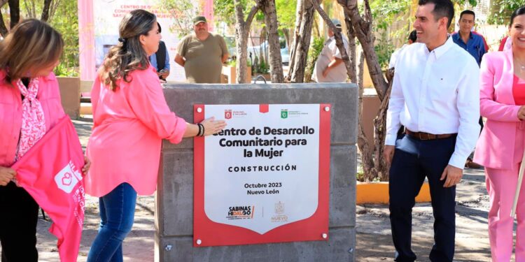 PONE MORTON PRIMERA PIEDRA PARA CENTRO DE LA MUJER EN SABINAS