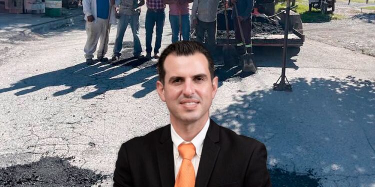 ¿BACHES? ¡LLAME YA! REPARAN EN SABINAS PAVIMENTO A DOMICILIO