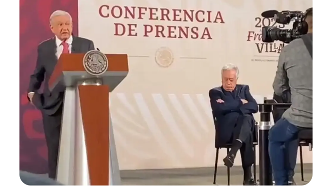 DUERME BARTLETT EN MAÑANERA DE AMLO 1 DUERME BARTLETT EN MAÑANERA DE AMLO