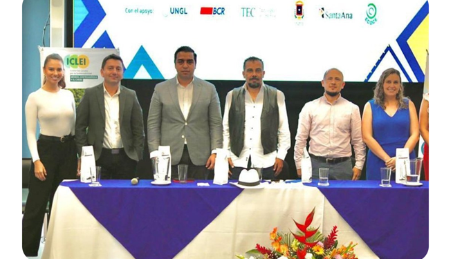 PRESENTA NAVA MODELO SANTA BUS EN COSTA RICA