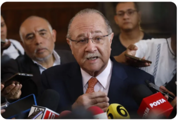 NAVARRO SEŔA GOBERNADOR INTERINO; OTORGA JUEZ SUSPENSIÓN DEFINITIVA