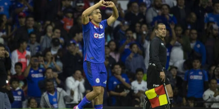 NIÑOS EN MÉXICO ADOPTAN DISFRACES INSPIRADOS EN LA SERIE ‘SKIBIDI TOILET’ PARA EL DÍA DE MUERTOS