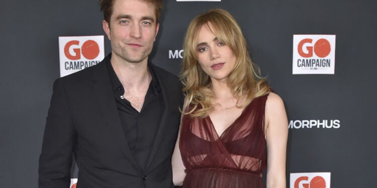 NIÑOS EN MÉXICO ADOPTAN DISFRACES INSPIRADOS EN LA SERIE ‘SKIBIDI TOILET’ PARA EL DÍA DE MUERTOS