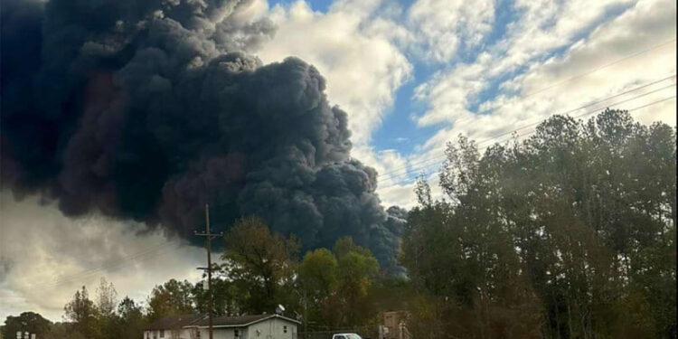 INCENDIO EN PLANTA QUÍMICA DE TEXAS DESENCADENA EVACUACIONES Y PREOCUPACIÓN EN LA COMUNIDAD 1 UNION BERLÍN LE PONE FIN A SU RACHA DE DERROTAS