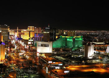 ACTUACIÓN AGRIDULCE DE GUILLERMO OCHOA EN EMPATE DEL SALERNITANA EN LA SERIE A